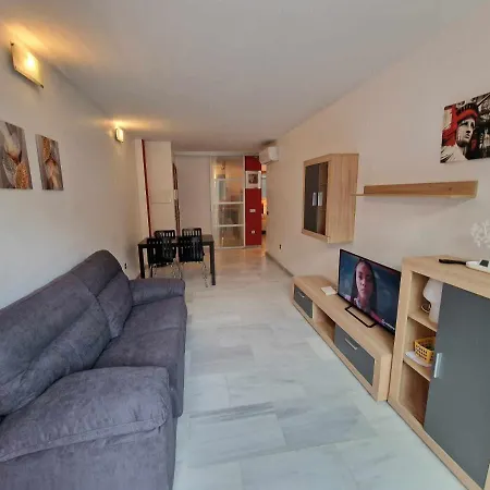 V12 Apartamento Cerca De La Playa En Urbanizacion Con Piscina *