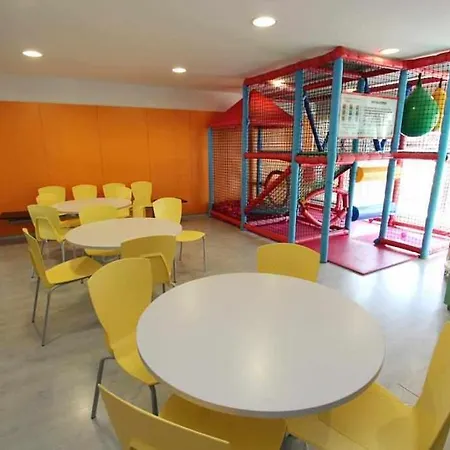 V12 Apartamento Cerca De La Playa En Urbanizacion Con Piscina