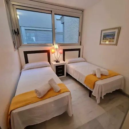 V12 Apartamento Cerca De La Playa En Urbanizacion Con Piscina